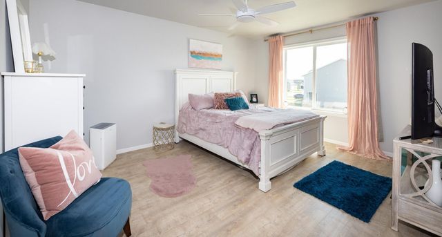 1150 Albert Court W, West Fargo, ND 58078