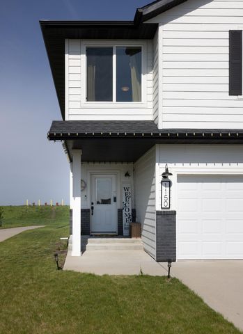 1150 Albert Court W, West Fargo, ND 58078