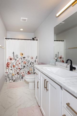 1150 Albert Court W, West Fargo, ND 58078