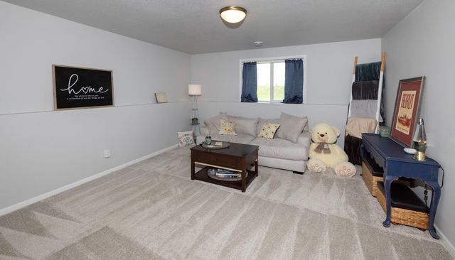 1150 Albert Court W, West Fargo, ND 58078