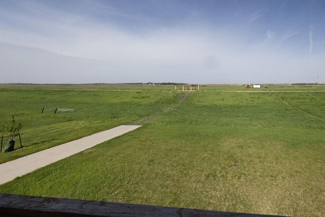 1150 Albert Court W, West Fargo, ND 58078