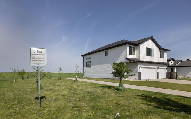 1150 Albert Court W, West Fargo, ND 58078