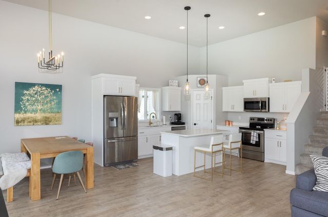 1150 Albert Court W, West Fargo, ND 58078