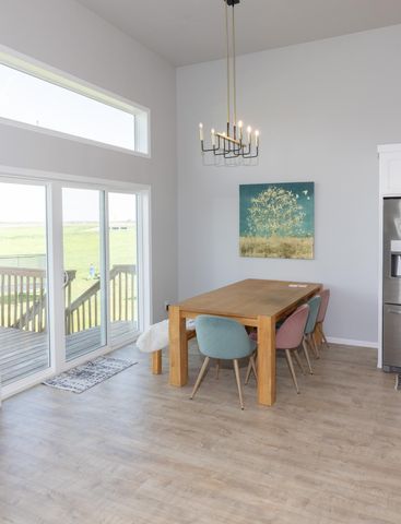 1150 Albert Court W, West Fargo, ND 58078