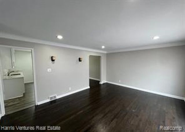 21534 Moross Road, Grosse Pointe, MI 48236