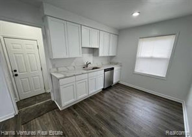 21534 Moross Road, Grosse Pointe, MI 48236