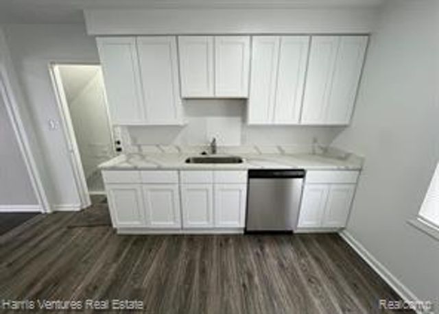 21534 Moross Road, Grosse Pointe, MI 48236