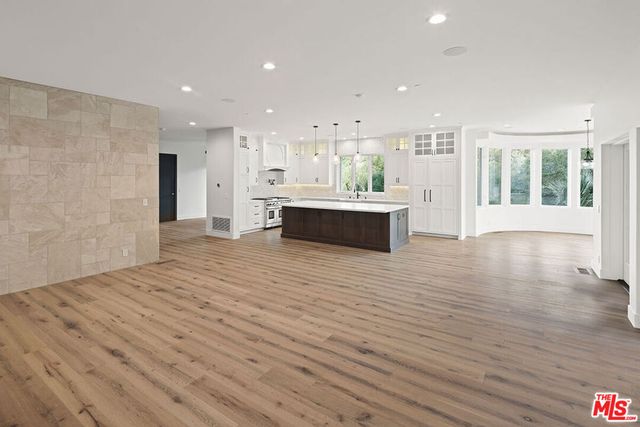 3373 Coldwater Canyon Avenue, Los Angeles, CA 91604