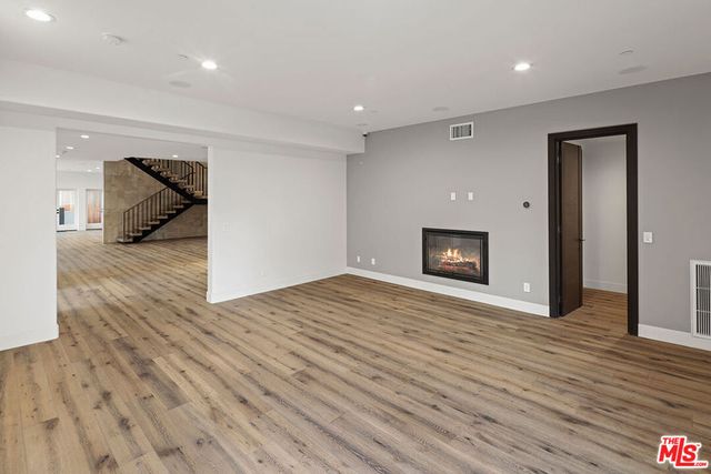 3373 Coldwater Canyon Avenue, Los Angeles, CA 91604