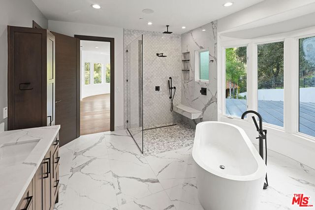3373 Coldwater Canyon Avenue, Los Angeles, CA 91604