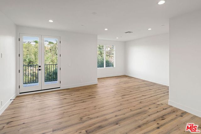 3373 Coldwater Canyon Avenue, Los Angeles, CA 91604