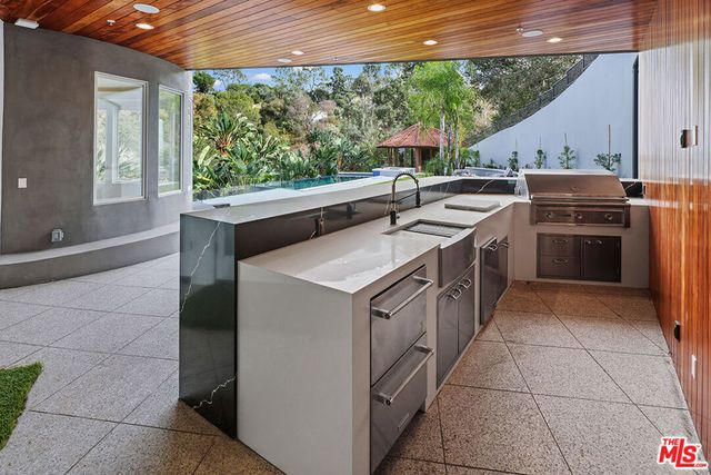 3373 Coldwater Canyon Avenue, Los Angeles, CA 91604