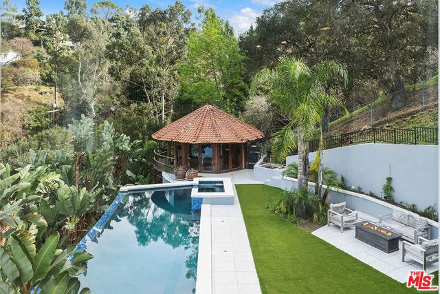 3373 Coldwater Canyon Avenue, Los Angeles, CA 91604
