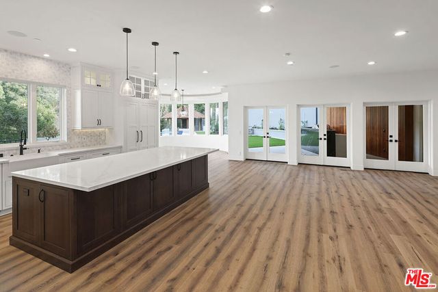 3373 Coldwater Canyon Avenue, Los Angeles, CA 91604