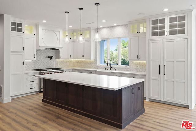 3373 Coldwater Canyon Avenue, Los Angeles, CA 91604