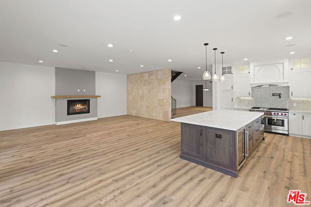 3373 Coldwater Canyon Avenue, Los Angeles, CA 91604