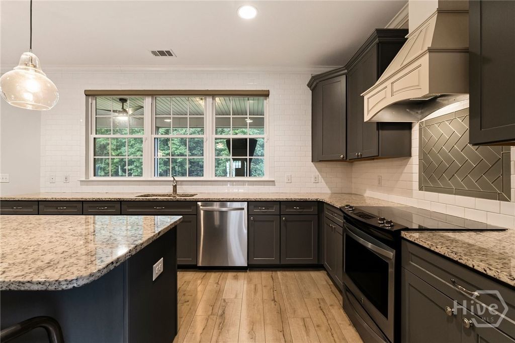 Image 6 of property listing at 138 Trail Creek Lane, Savannah, GA 31405