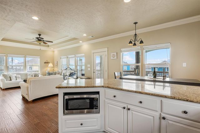 972 S Redfish, Crystal Beach, TX 77650