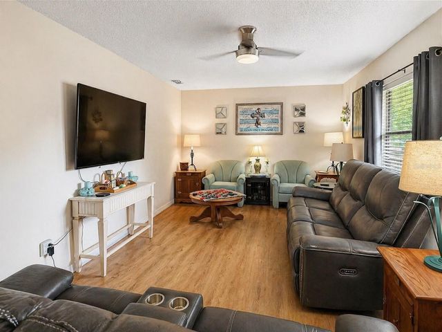 11301 HUGGINS STREET, Leesburg, FL 34788