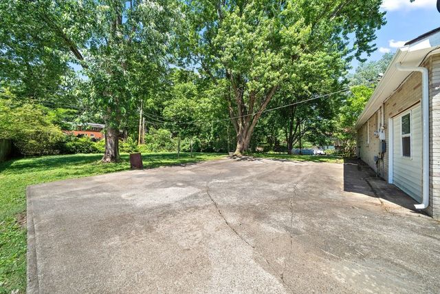 131 Brandywine Dr, Clarksville, TN 37042