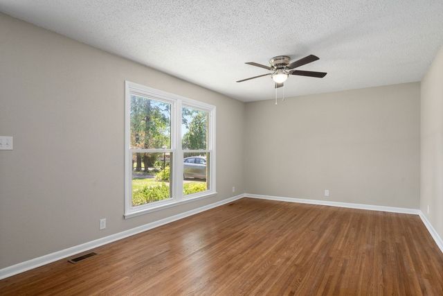 131 Brandywine Dr, Clarksville, TN 37042