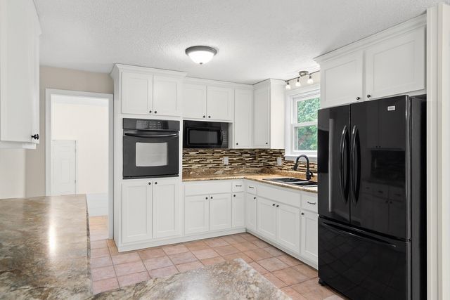 131 Brandywine Dr, Clarksville, TN 37042