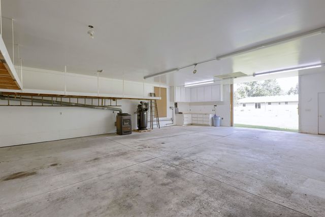 2734 E Wattles Road, Troy, MI 48085