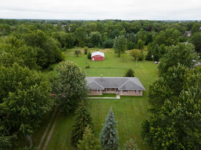 2734 E Wattles Road, Troy, MI 48085