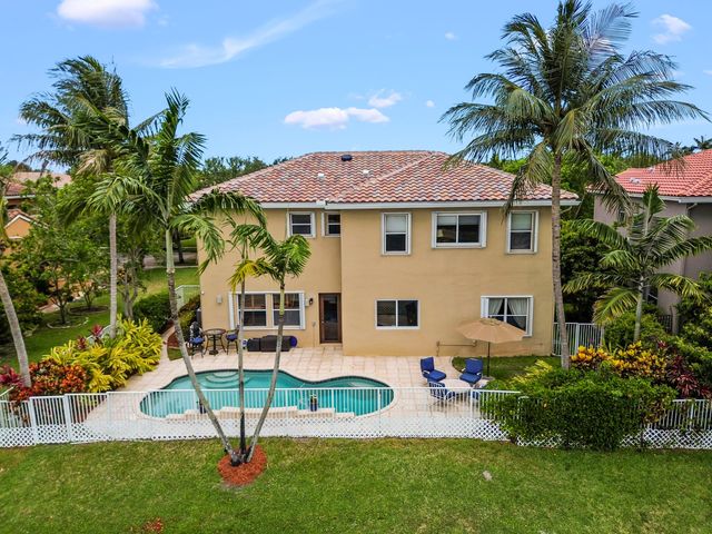 458 Cresta Circle, West Palm Beach, FL 33413