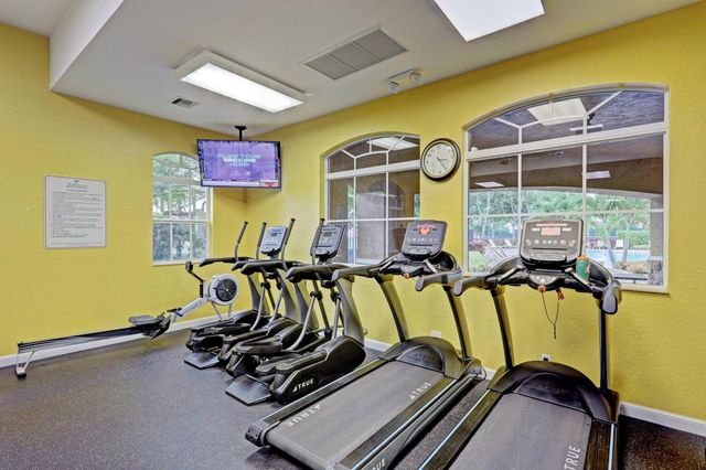 458 Cresta Circle, West Palm Beach, FL 33413