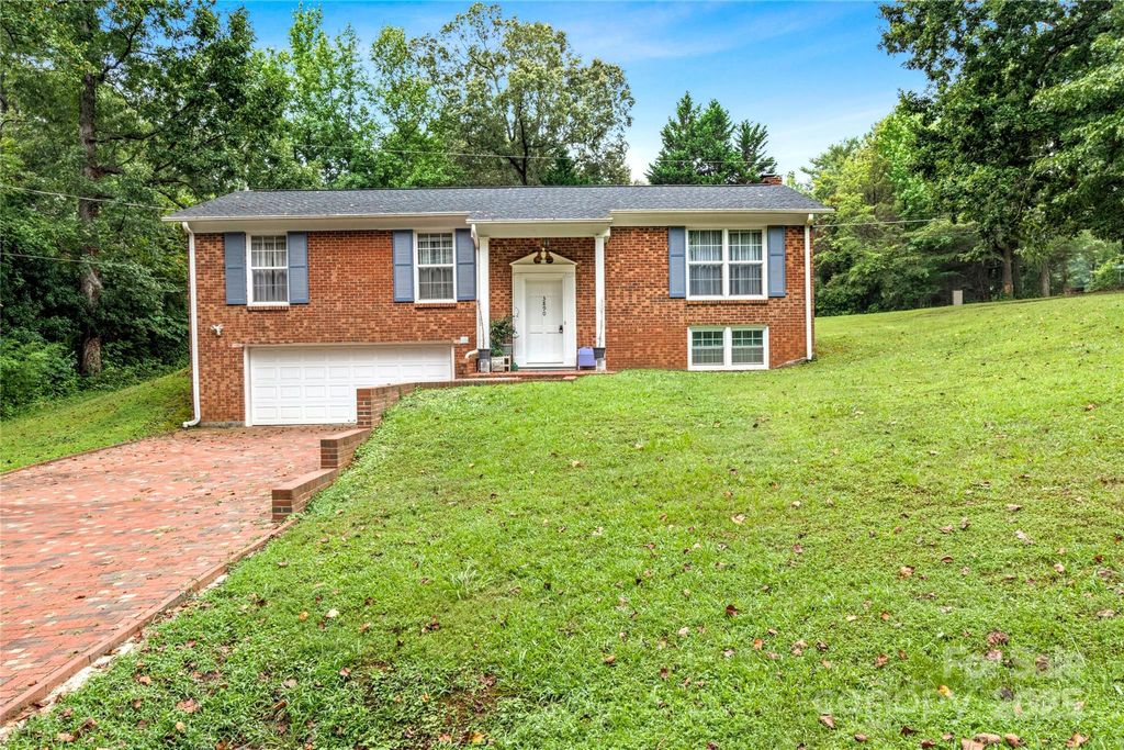 3890 Whitehaven Road, Winston Salem, NC 27106