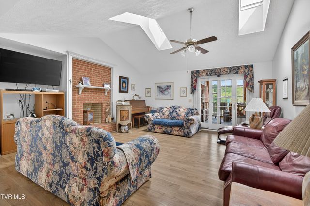 18158 Old Jonesboro Road, Abingdon, VA 24211