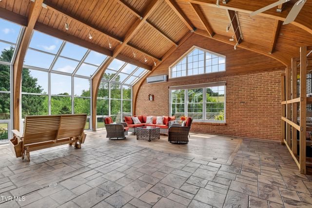 18158 Old Jonesboro Road, Abingdon, VA 24211