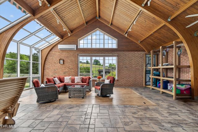 18158 Old Jonesboro Road, Abingdon, VA 24211