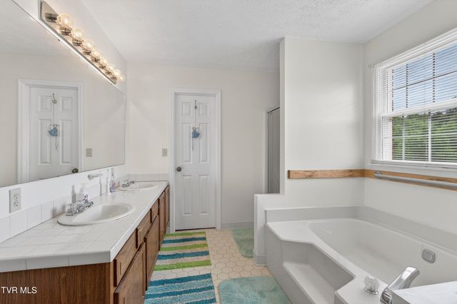 18158 Old Jonesboro Road, Abingdon, VA 24211