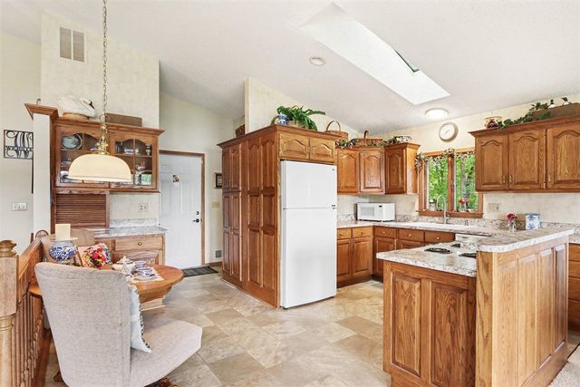47135 Lakeview Drive, Lawrence, MI 49064