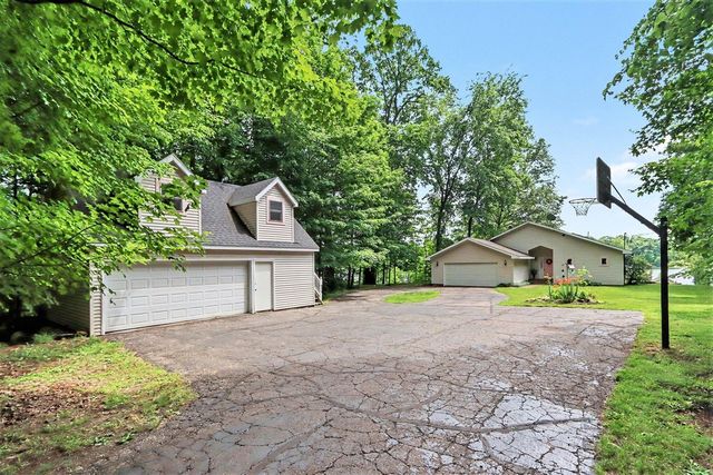 47135 Lakeview Drive, Lawrence, MI 49064