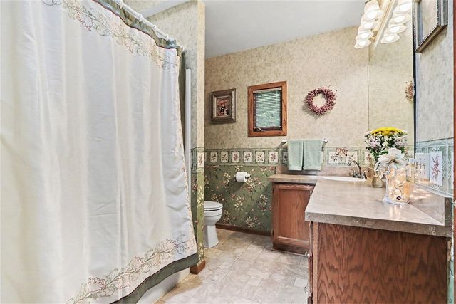 47135 Lakeview Drive, Lawrence, MI 49064