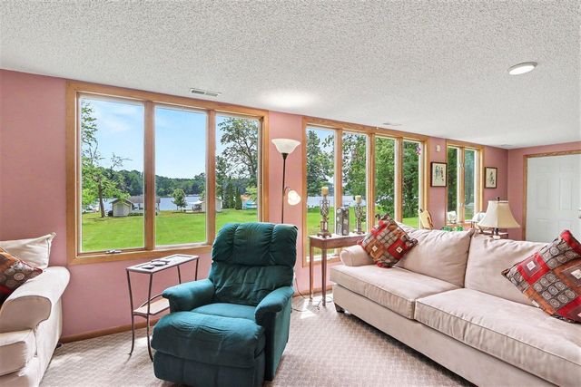 47135 Lakeview Drive, Lawrence, MI 49064
