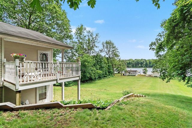 47135 Lakeview Drive, Lawrence, MI 49064