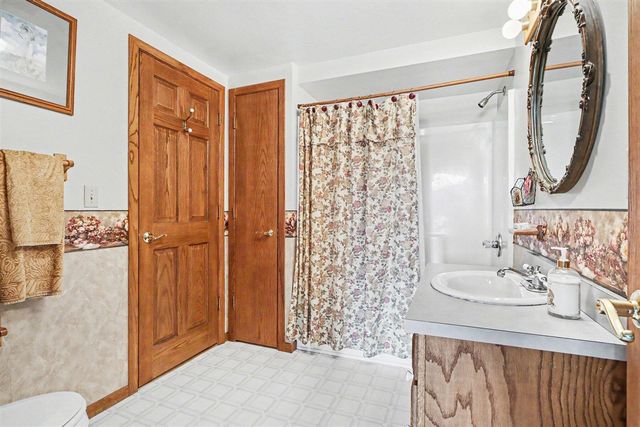 47135 Lakeview Drive, Lawrence, MI 49064