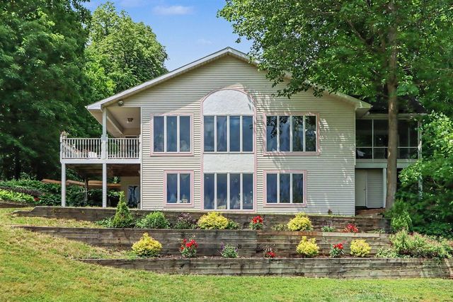 47135 Lakeview Drive, Lawrence, MI 49064