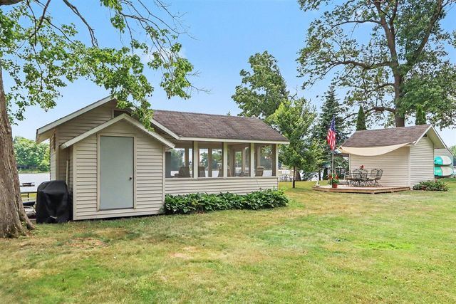 47135 Lakeview Drive, Lawrence, MI 49064