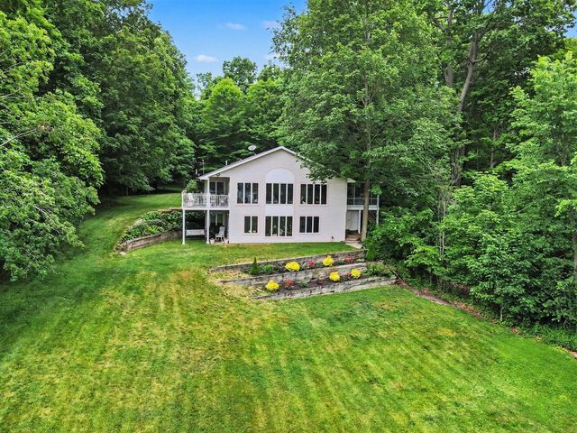 47135 Lakeview Drive, Lawrence, MI 49064
