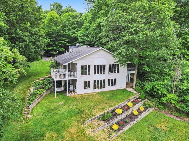 47135 Lakeview Drive, Lawrence, MI 49064