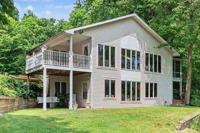 47135 Lakeview Drive, Lawrence, MI 49064