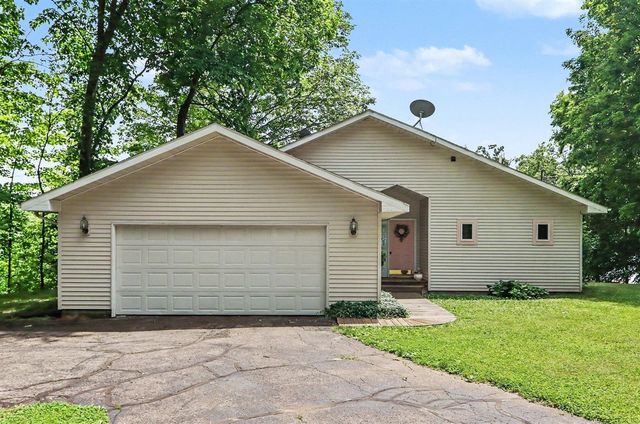 47135 Lakeview Drive, Lawrence, MI 49064