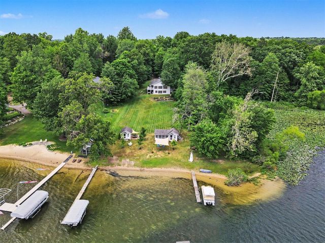 47135 Lakeview Drive, Lawrence, MI 49064