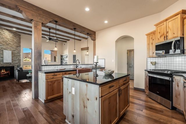 2 Bobcat Court, Placitas, NM 87043