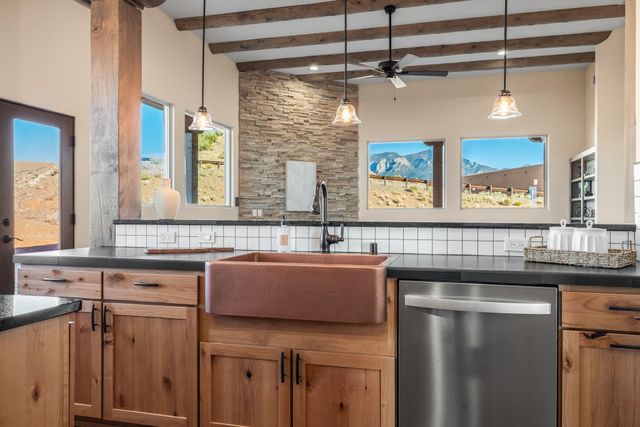 2 Bobcat Court, Placitas, NM 87043